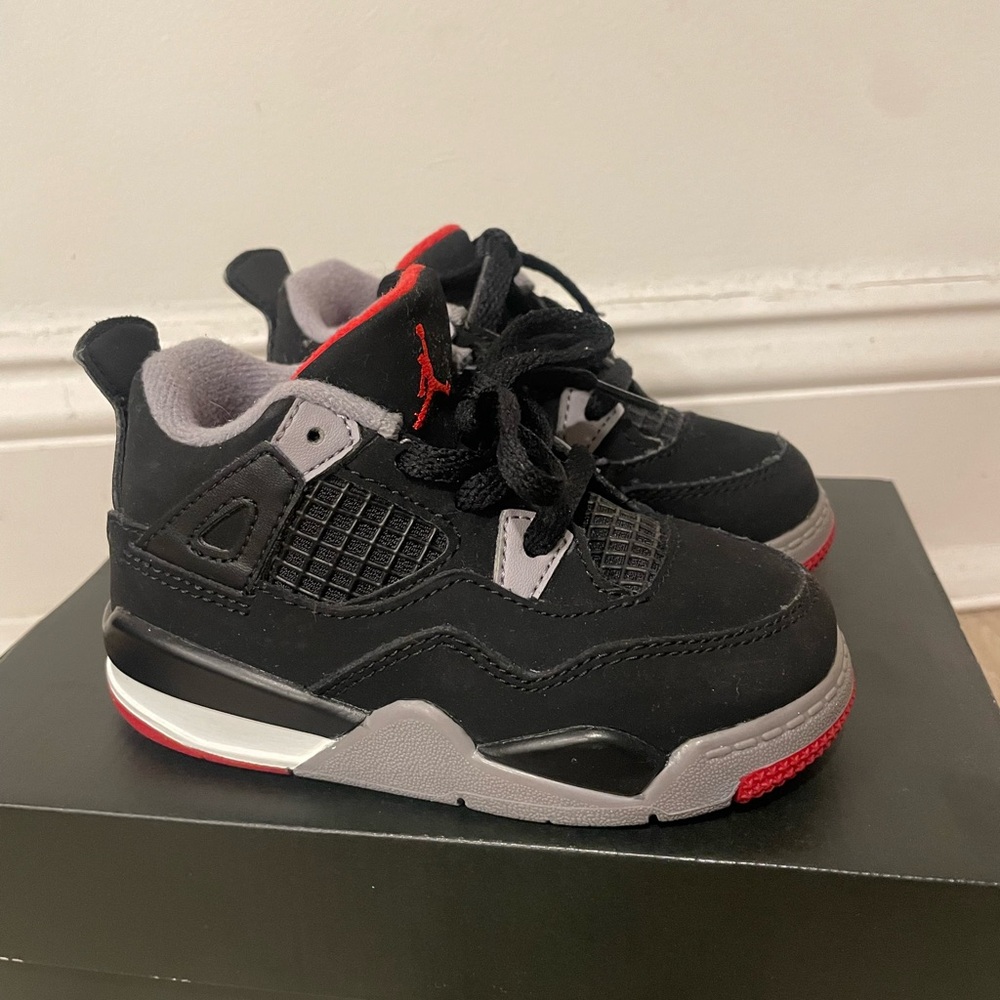 Jordan “bred” 4